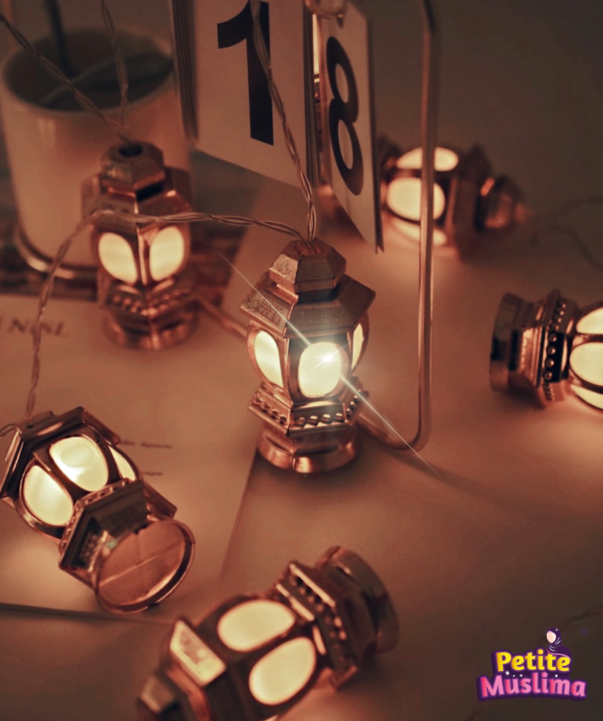 Guirlande lumineuse LED lanterne – Petite Muslima